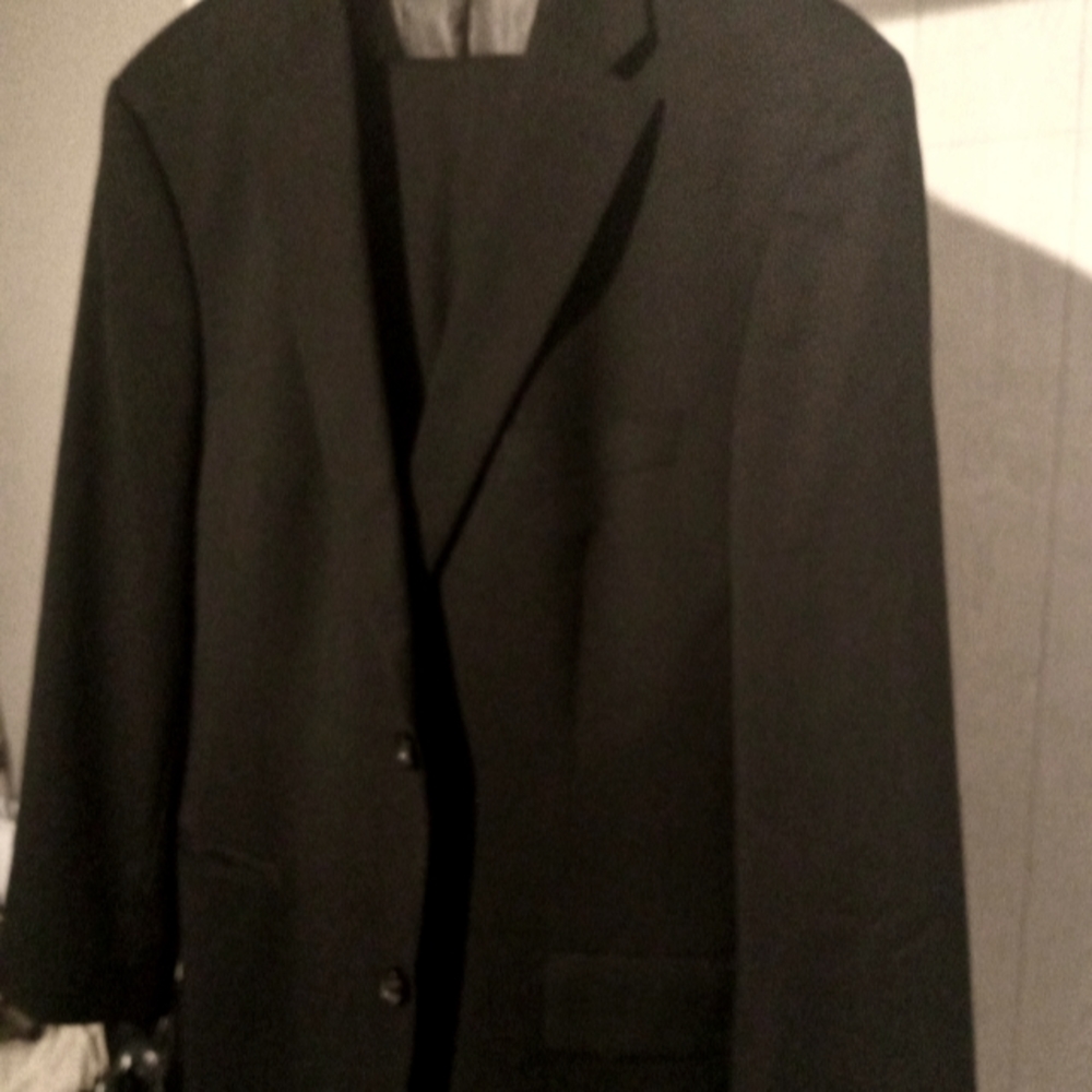 Beautiful Hugo Boss business suit gently used alwa